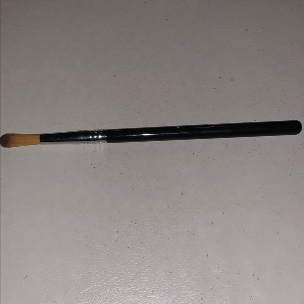Sigma pointed crease makeup brush